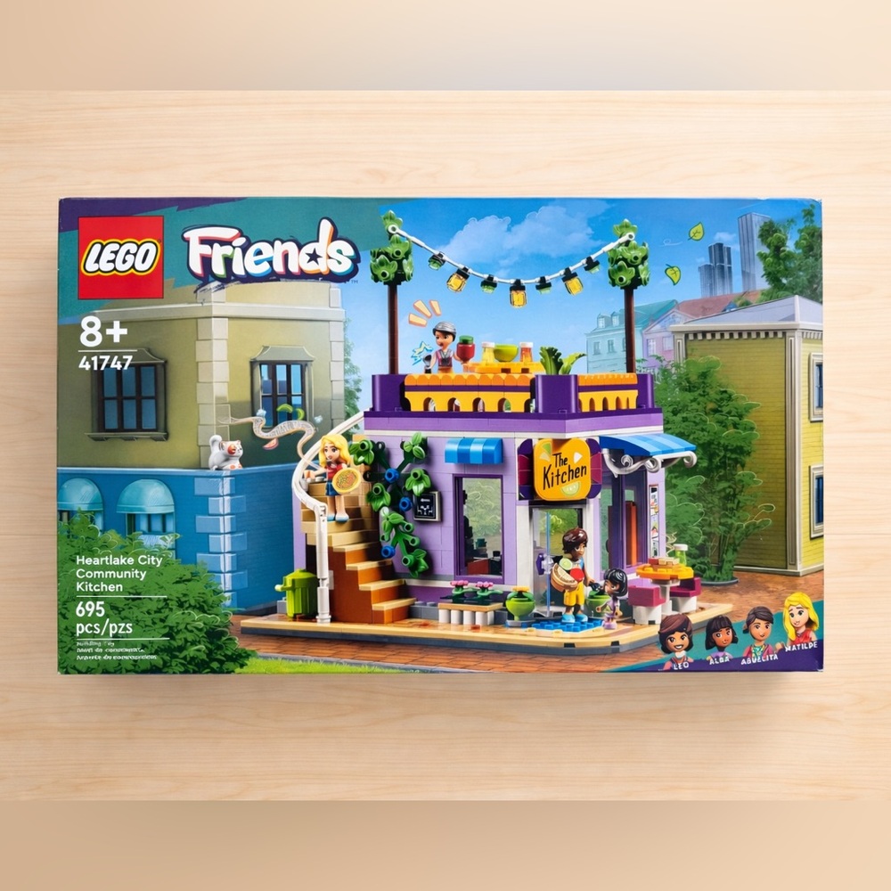 New Sealed Lego 41747 Friends Heartlake City Community Kitchen RETIRED BOX